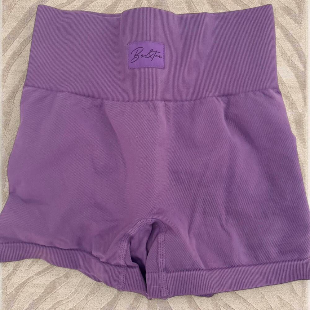 Botee seamless scrunch shorts
